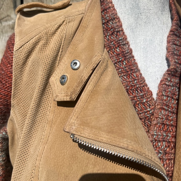 TAN FRINGED LEATHER VEST SIZE MED - Picture 7 of 11